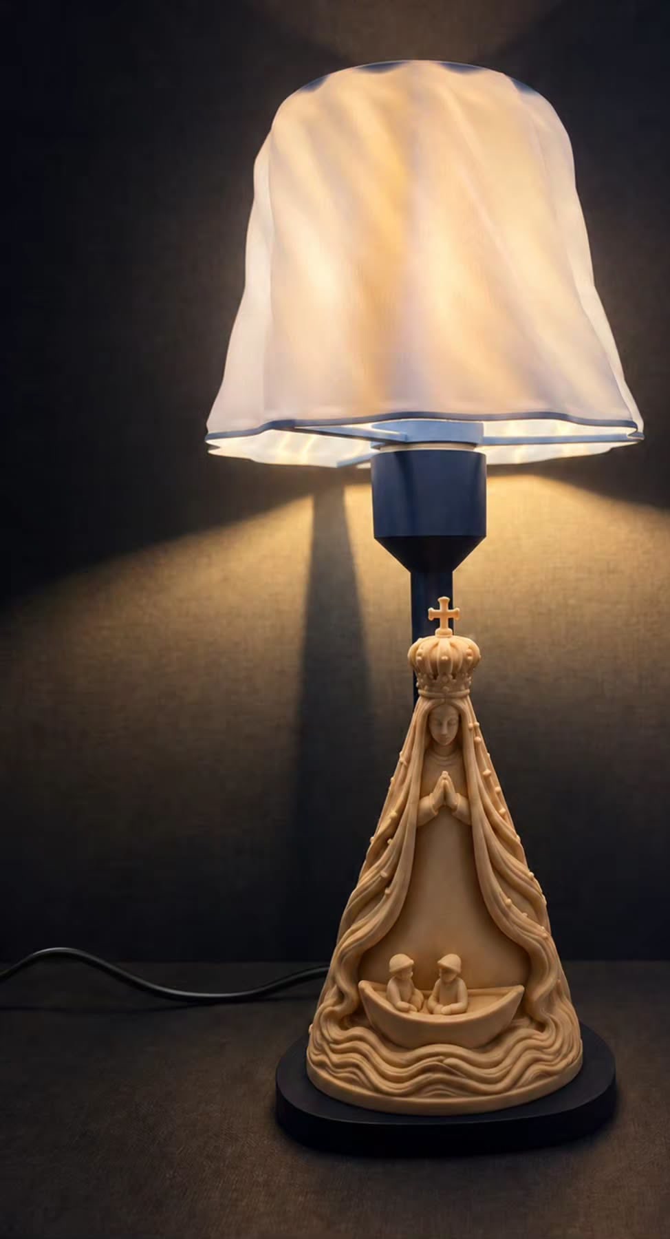 Luminária Luz das Águas acesa, Edição Especial Nossa Senhora Aparecida